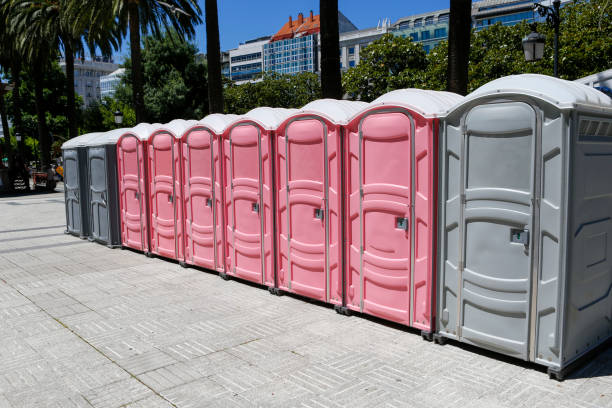 Best VIP or Luxury Restroom Trailers  in Williamsport, OH